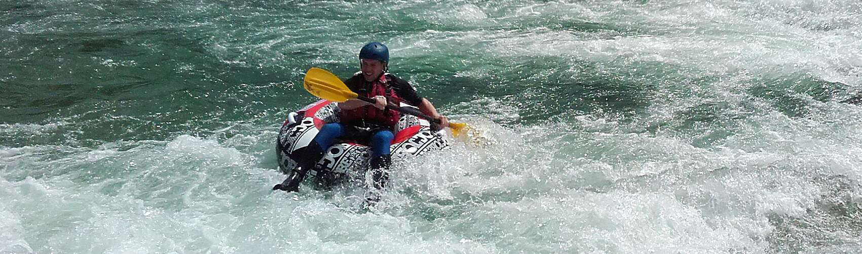 Outdoor Abenteuer Erlebnis in Bayern, River Tubing im Wildwasser Isarburg bei Lenggries, Action JGA